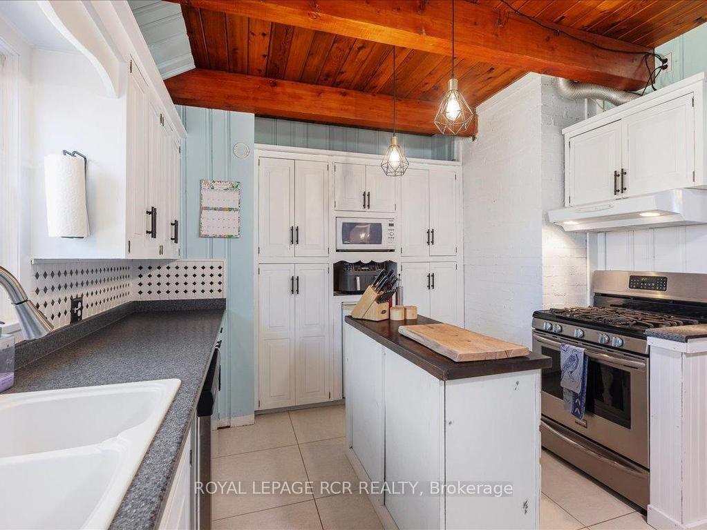









7499


Loyalist

Parkway,
Greater Napanee,




ON
K0K 1G0

