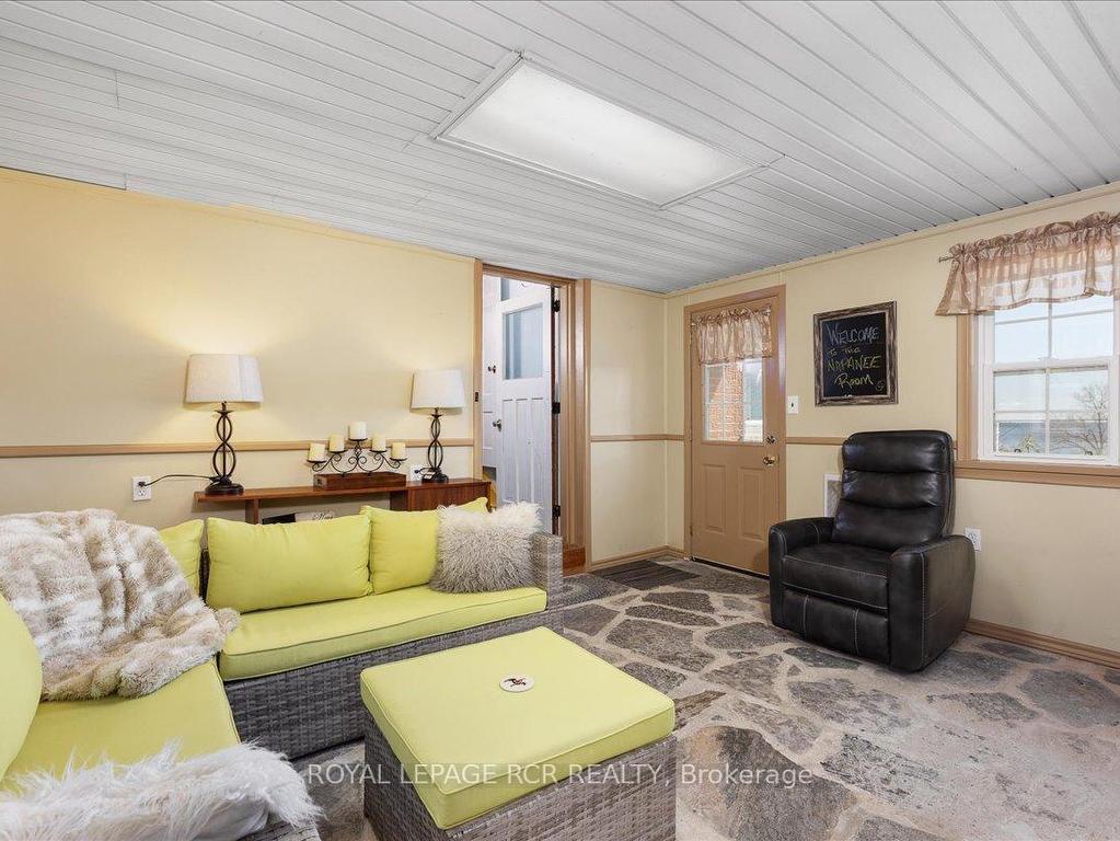 









7499


Loyalist

Parkway,
Greater Napanee,




ON
K0K 1G0

