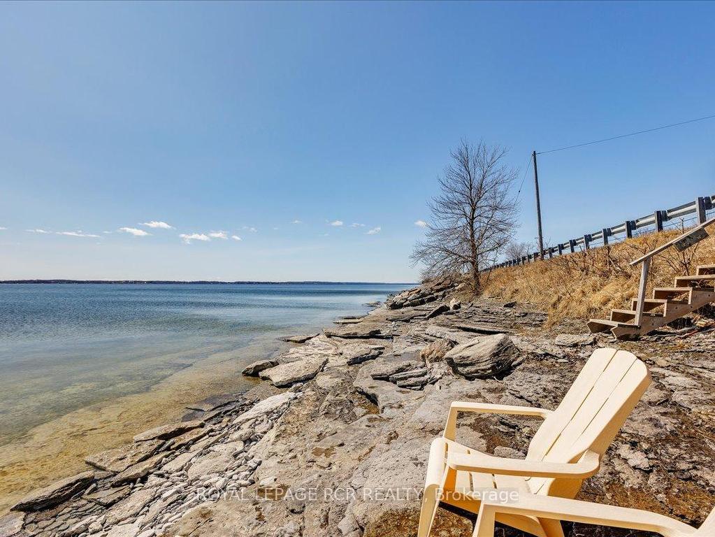 









7499


Loyalist

Parkway,
Greater Napanee,




ON
K0K 1G0

