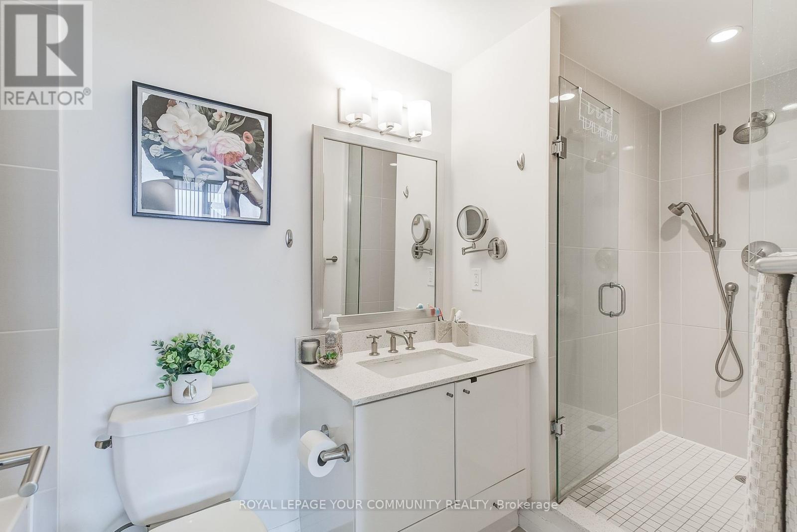 












2702 - 75 EGLINTON AVENUE W

,
Mississauga,




Ontario
L5R0E5

