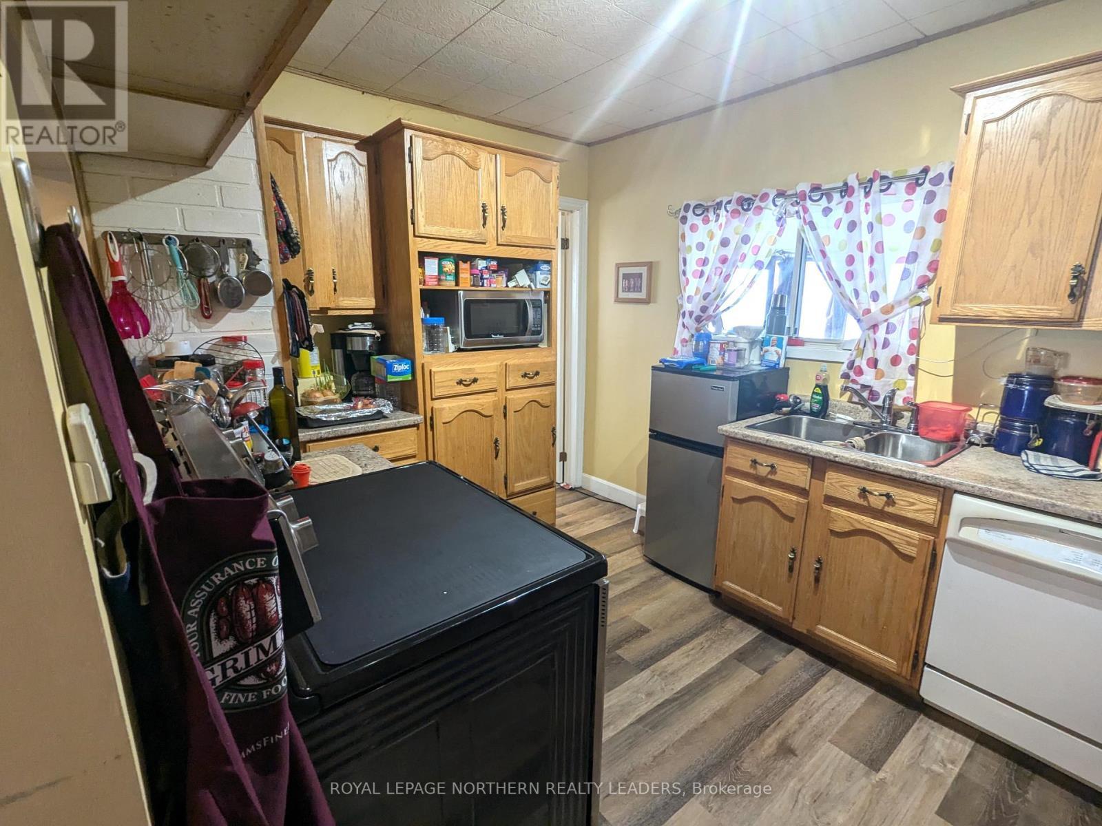 












95 FOURTH AVENUE

,
Timmins (SCH - Main Area),




Ontario
P0N1G0

