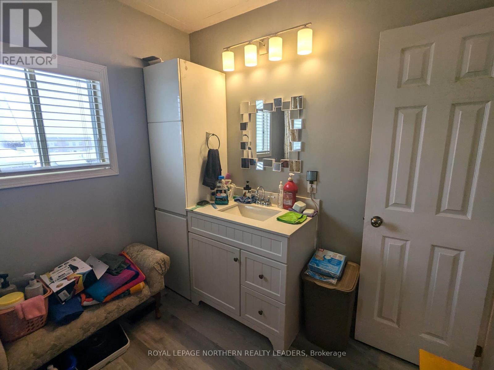 












95 FOURTH AVENUE

,
Timmins (SCH - Main Area),




Ontario
P0N1G0

