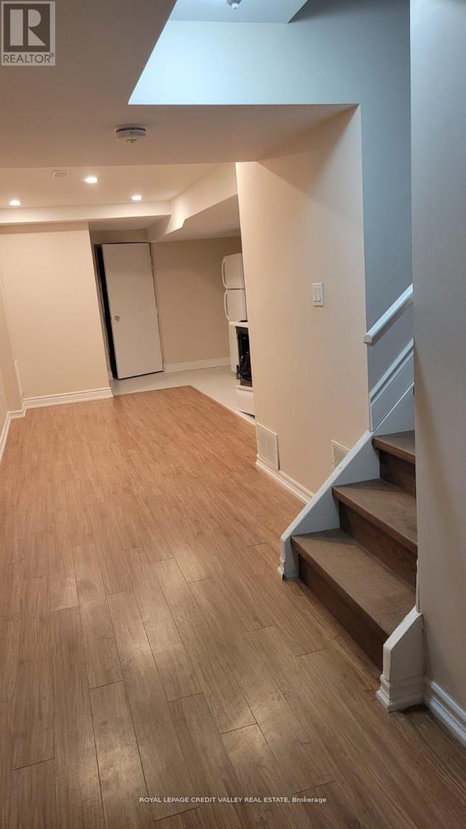 












72 STARHILL CRESCENT

,
Brampton,




Ontario
L6R2W1

