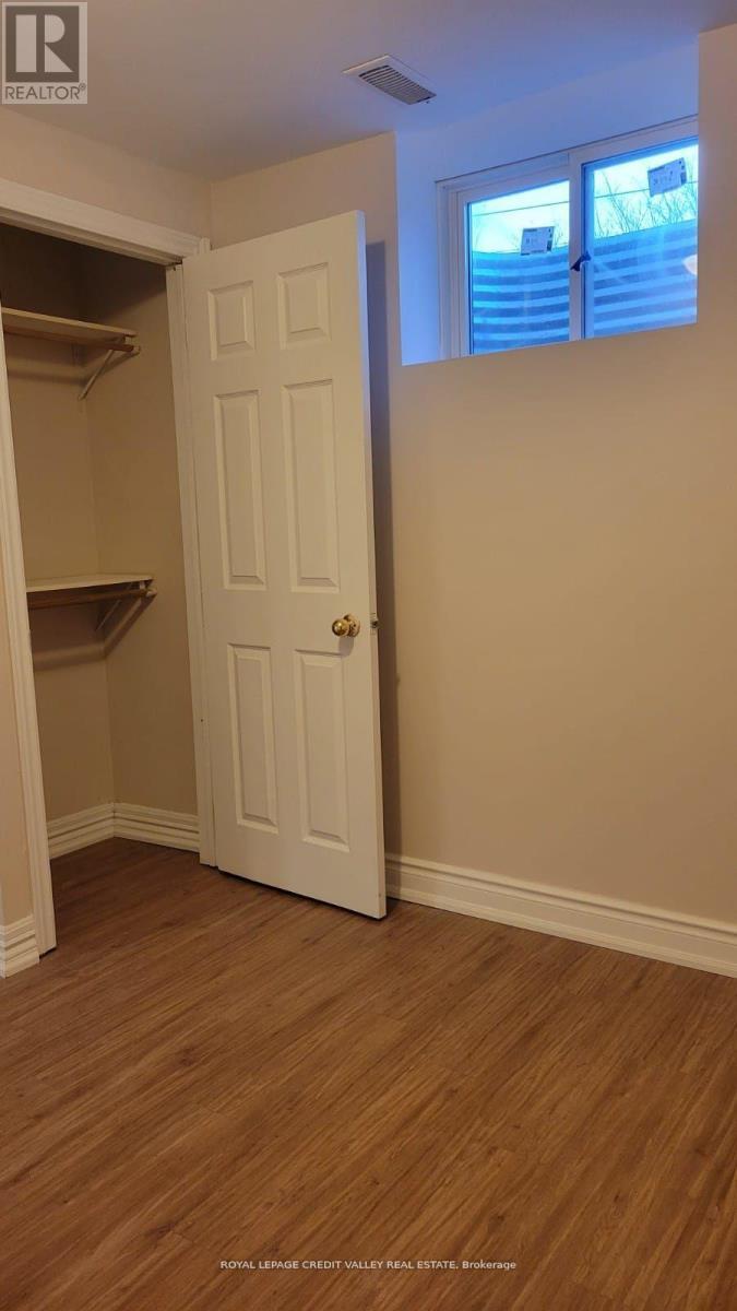 












72 STARHILL CRESCENT

,
Brampton,




Ontario
L6R2W1

