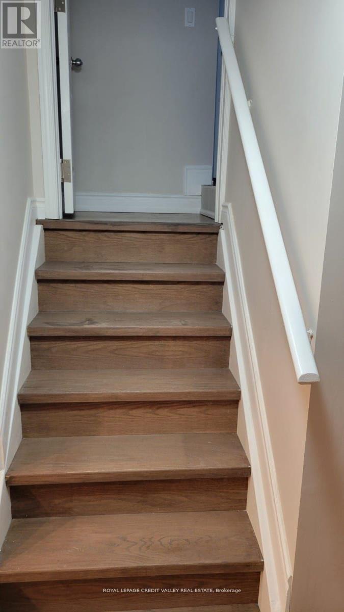 












72 STARHILL CRESCENT

,
Brampton,




Ontario
L6R2W1

