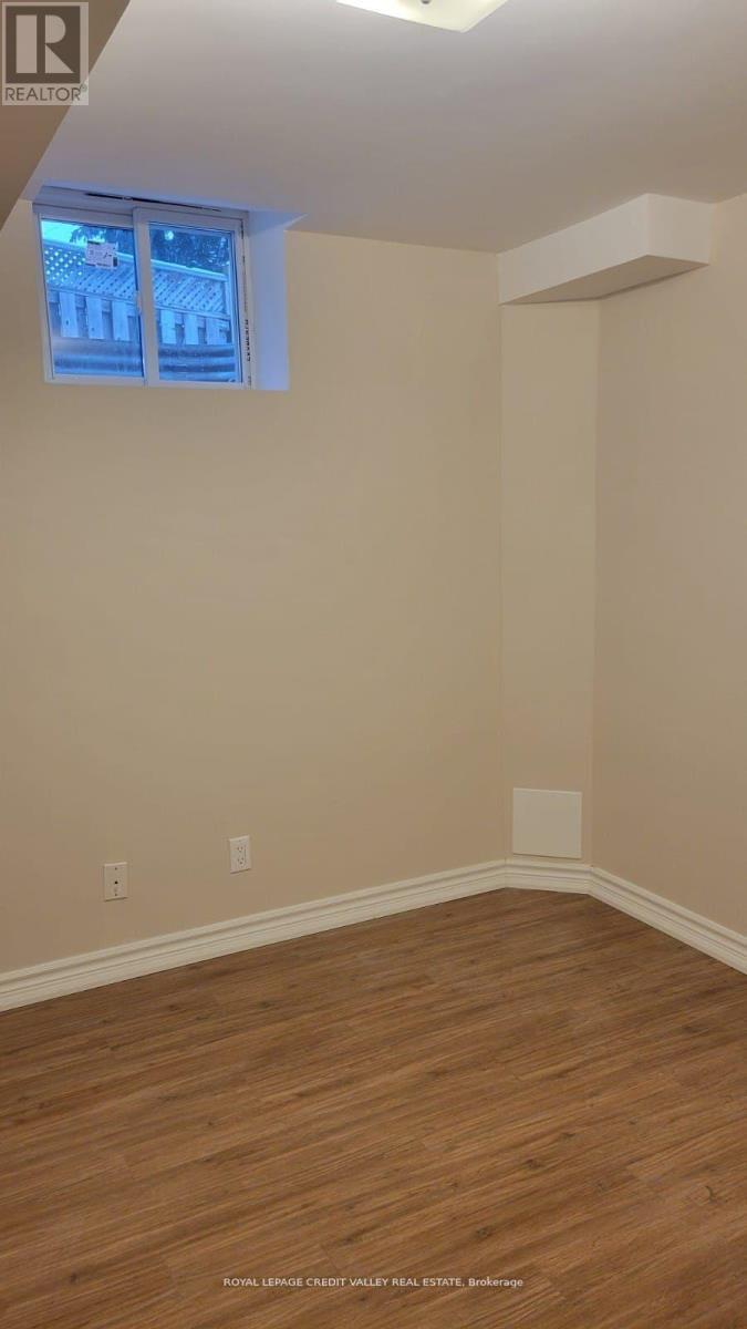 












72 STARHILL CRESCENT

,
Brampton,




Ontario
L6R2W1

