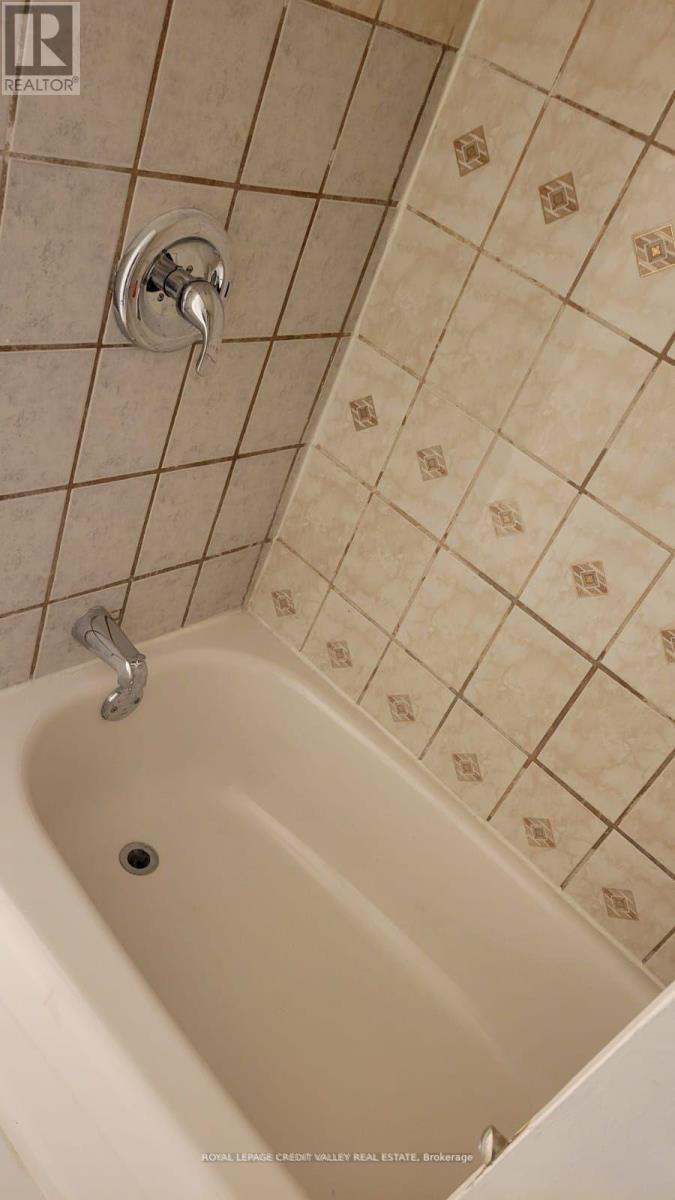












72 STARHILL CRESCENT

,
Brampton,




Ontario
L6R2W1

