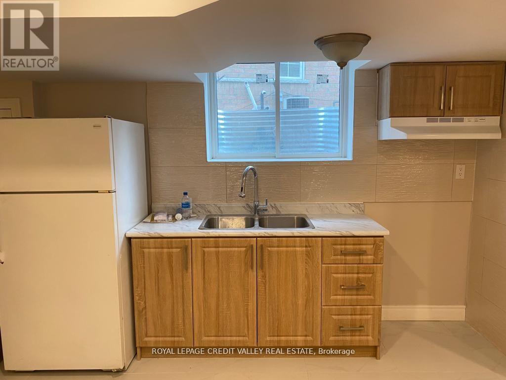 












72 STARHILL CRESCENT

,
Brampton,




Ontario
L6R2W1


