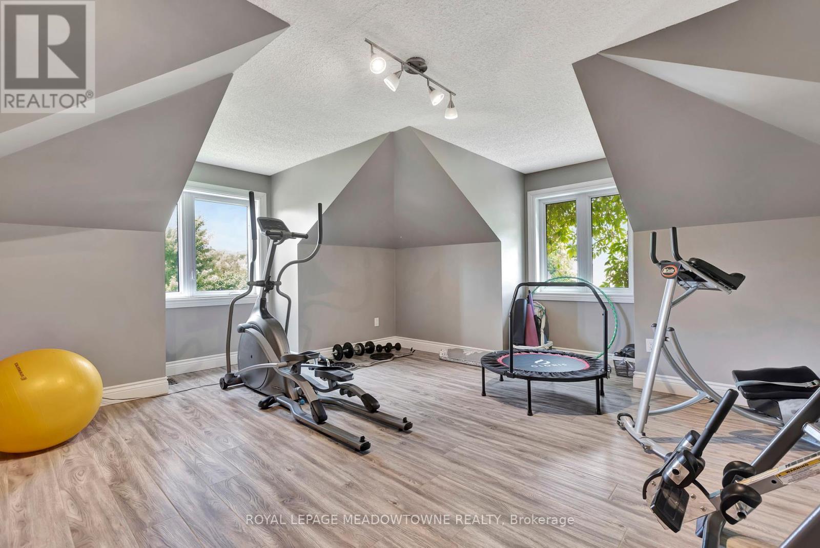 












1 WOODSPRING COURT E

,
Hamilton,




Ontario
L8N2Z7

