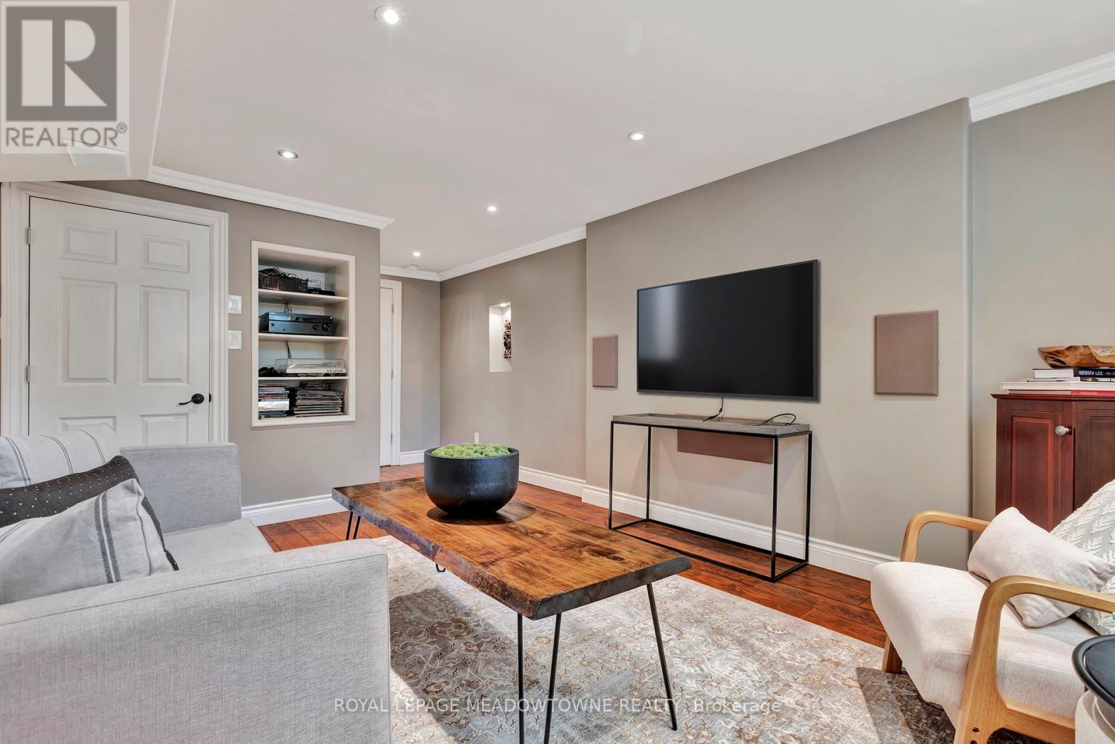 












1 WOODSPRING COURT E

,
Hamilton,




Ontario
L8N2Z7

