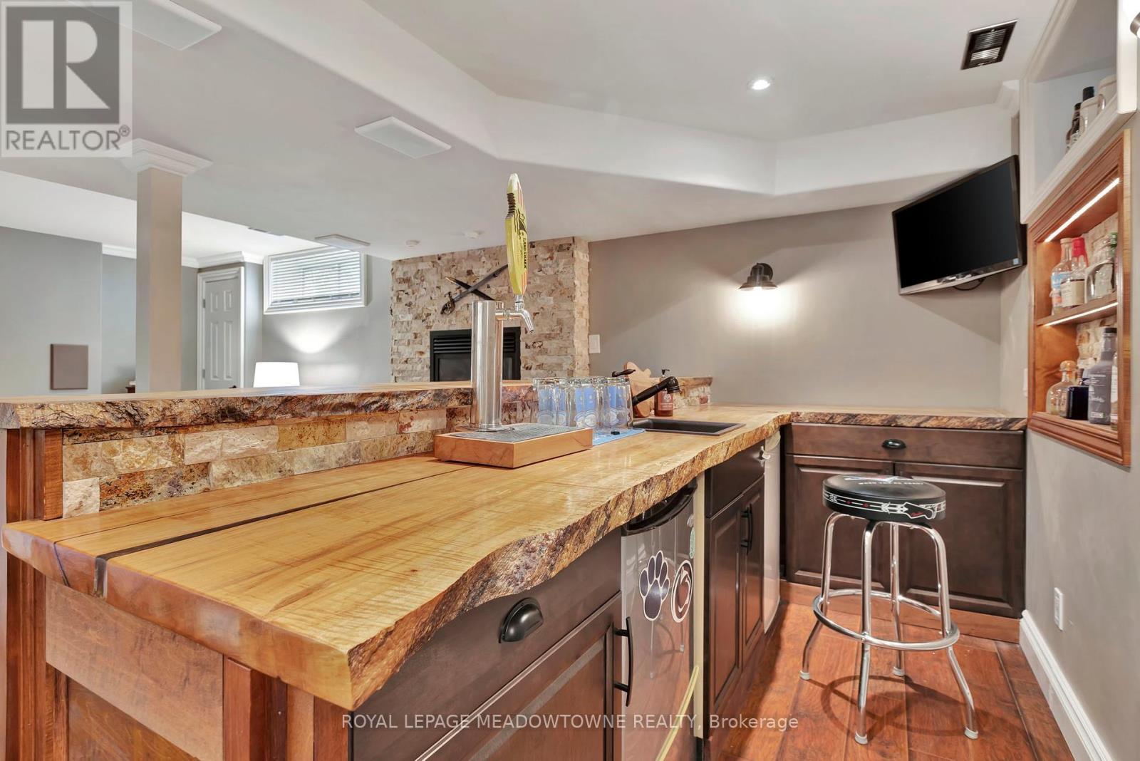 












1 WOODSPRING COURT E

,
Hamilton,




Ontario
L8N2Z7

