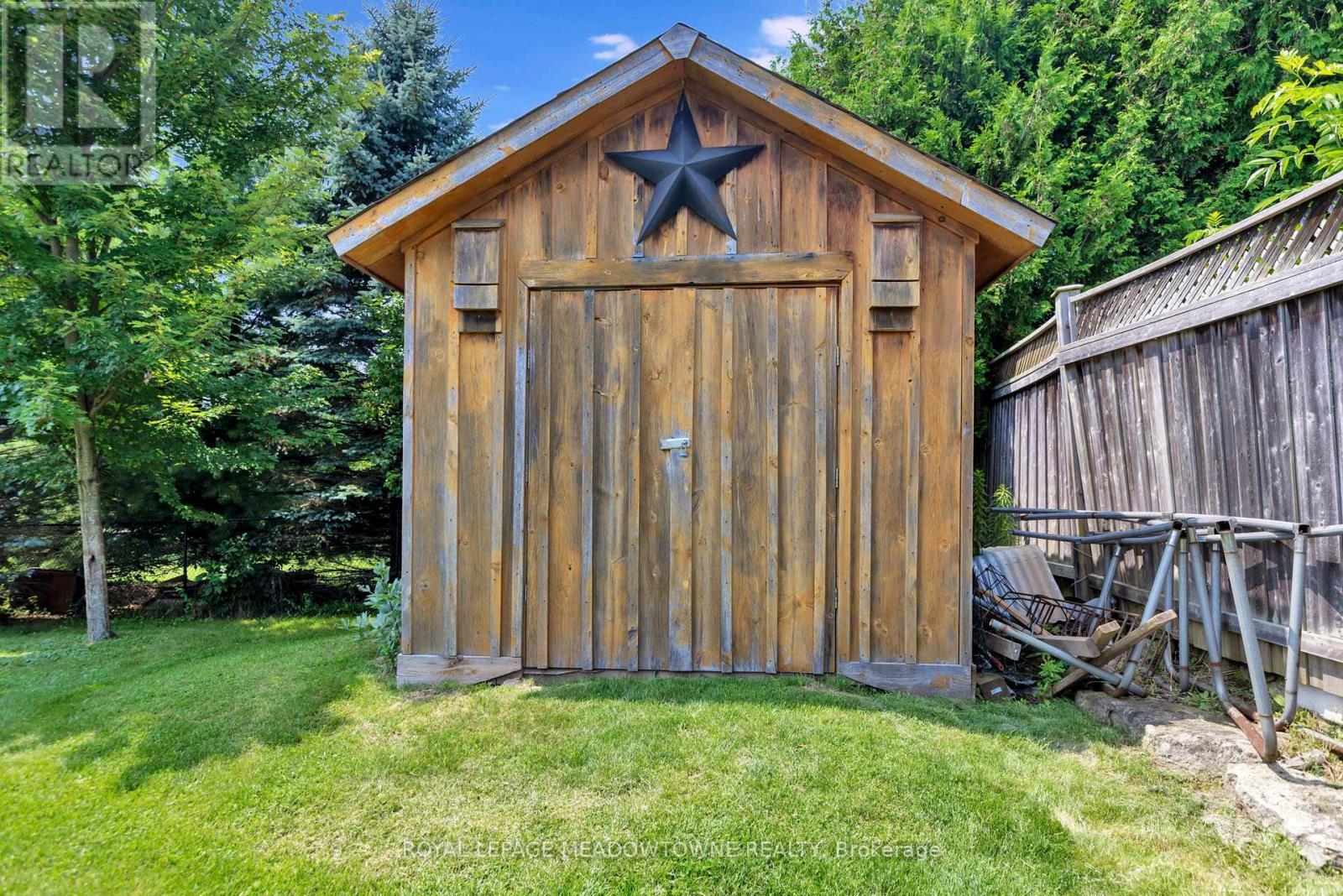 












1 WOODSPRING COURT E

,
Hamilton,




Ontario
L8N2Z7


