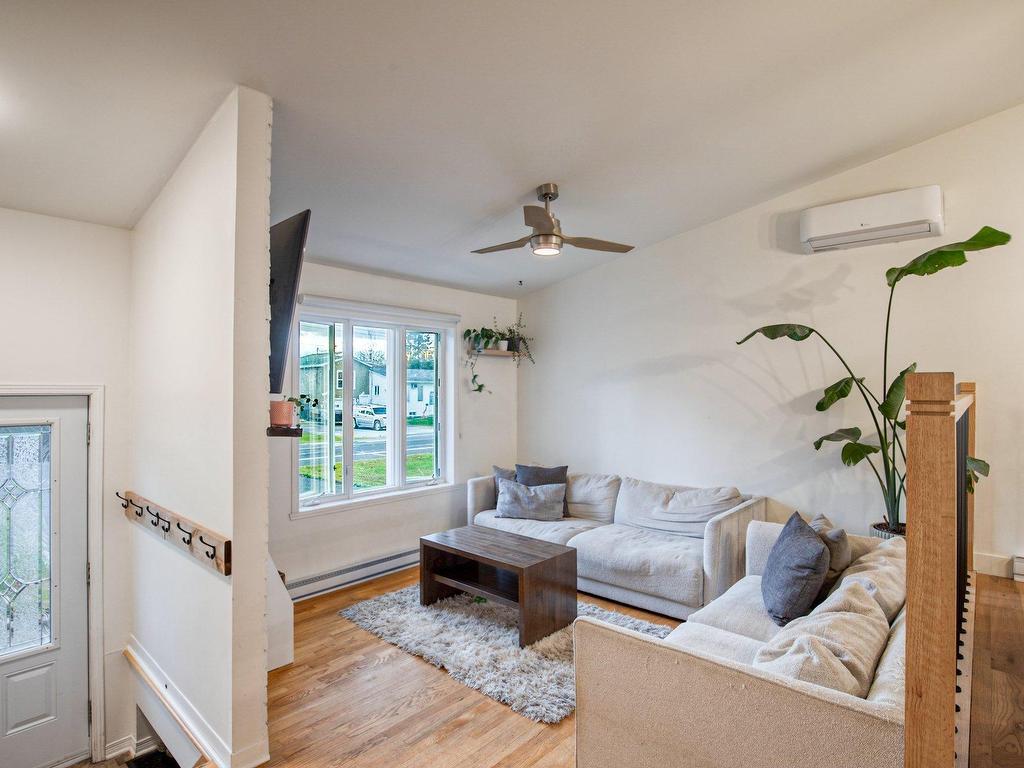 









1231


Rue St-Charles

,
Saint-Alexandre,




QC
J0J1S0

