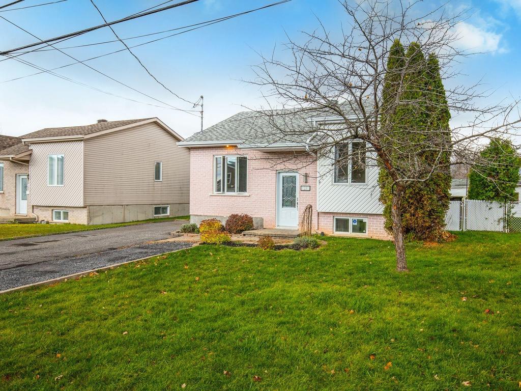 









1231


Rue St-Charles

,
Saint-Alexandre,




QC
J0J1S0

