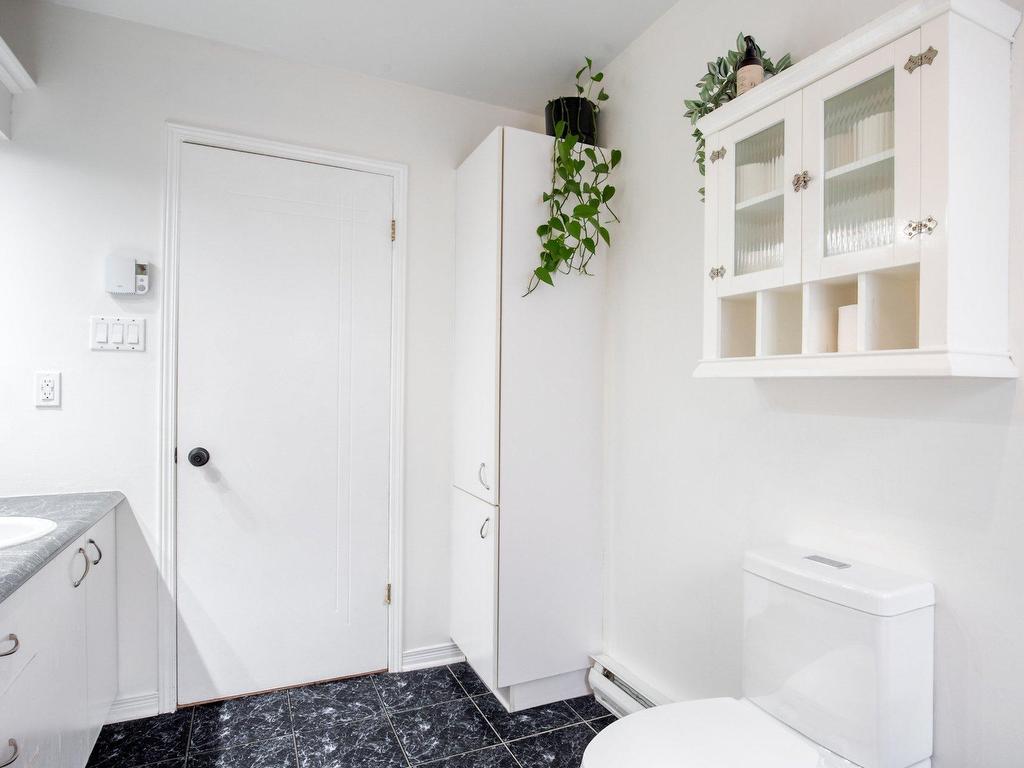 









1231


Rue St-Charles

,
Saint-Alexandre,




QC
J0J1S0

