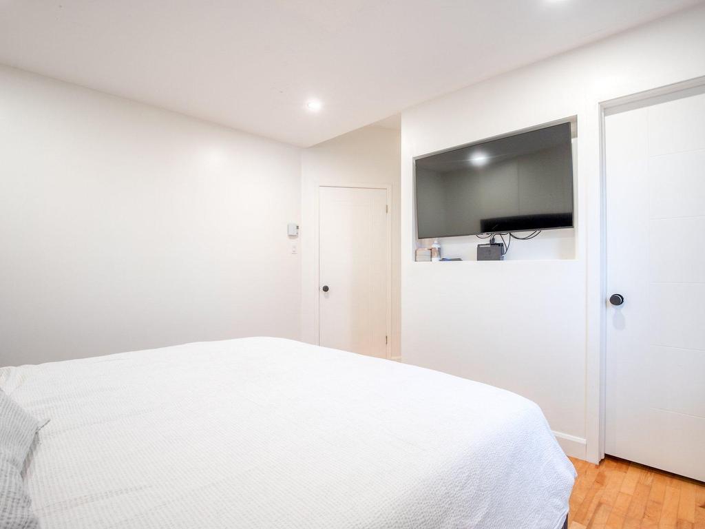 









1231


Rue St-Charles

,
Saint-Alexandre,




QC
J0J1S0

