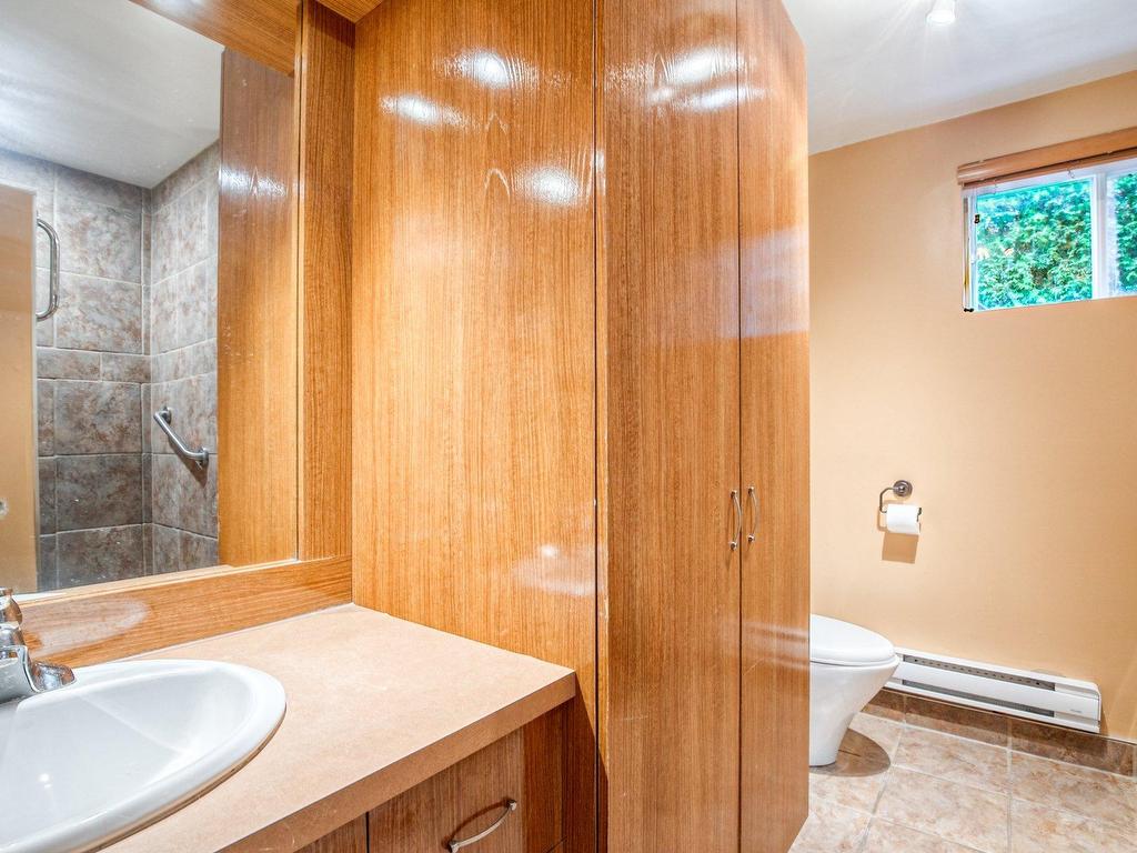 









1231


Rue St-Charles

,
Saint-Alexandre,




QC
J0J1S0

