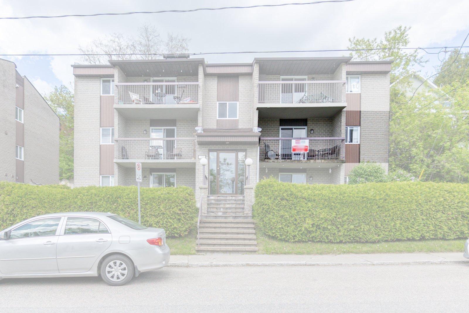 









1105


Rue de l'Esplanade

, 4,
Sherbrooke (Les Nations),




QC
J1H1S9

