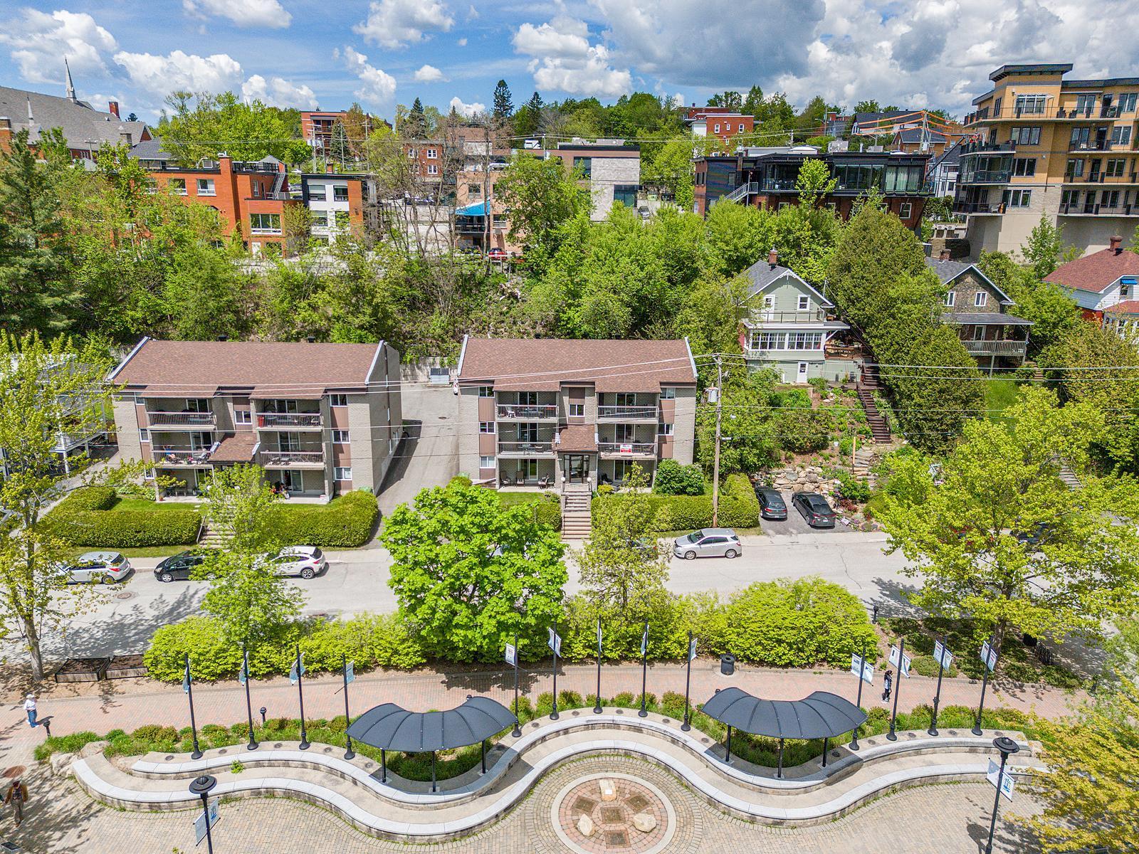 









1105


Rue de l'Esplanade

, 4,
Sherbrooke (Les Nations),




QC
J1H1S9

