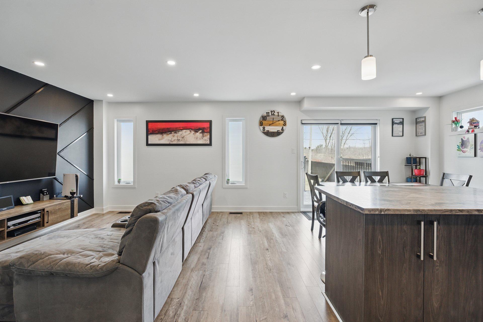 









185


Rue des Hauts-Bois

,
Gatineau (Masson-Angers),




QC
J8M0C9

