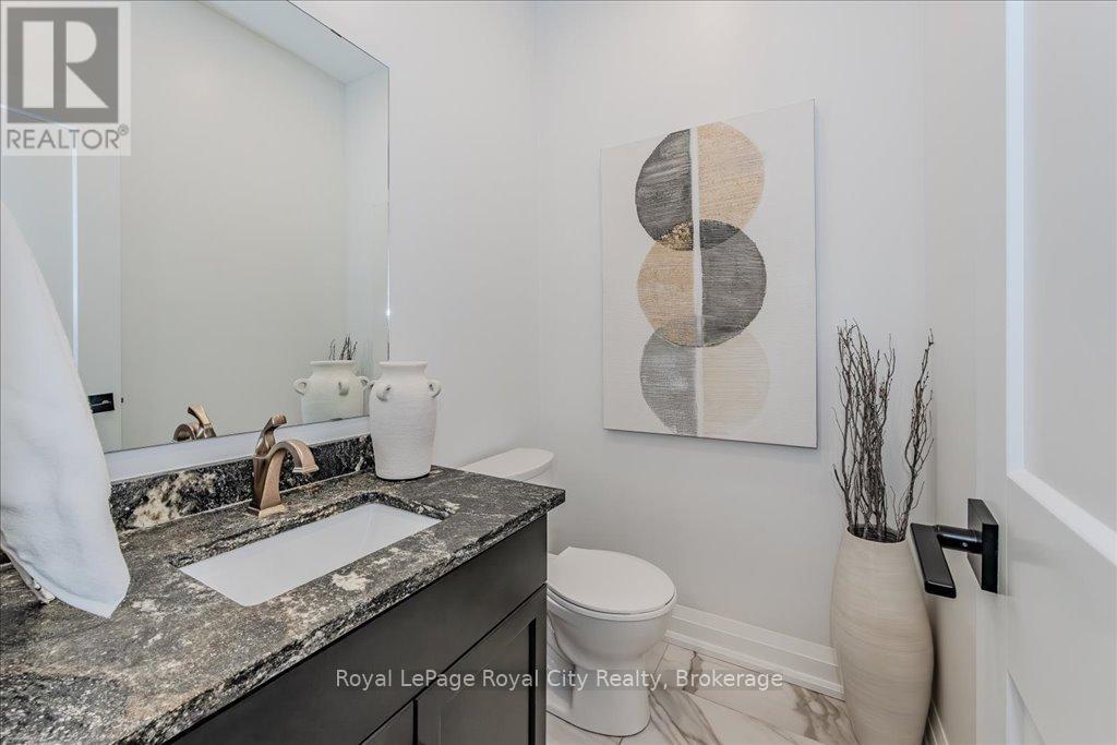 












10 MUSSEN STREET

,
Guelph (Victoria North),




Ontario
N1E0K3

