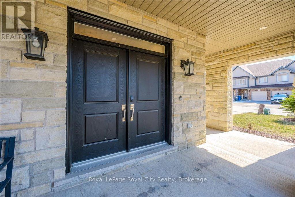 












10 MUSSEN STREET

,
Guelph (Victoria North),




Ontario
N1E0K3

