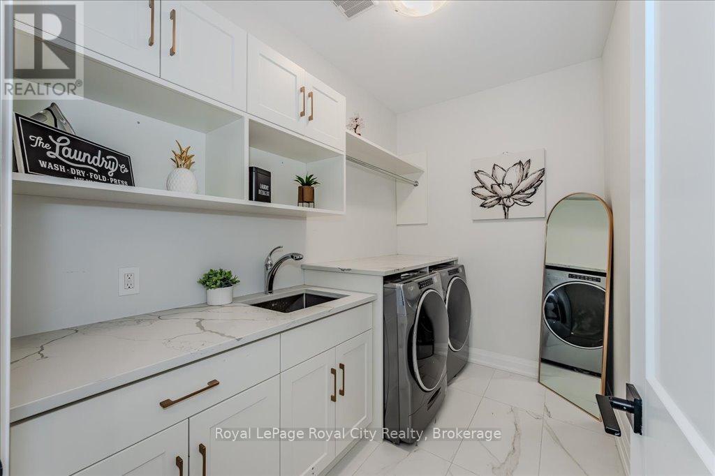 












10 MUSSEN STREET

,
Guelph (Victoria North),




Ontario
N1E0K3

