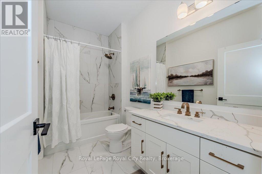 












10 MUSSEN STREET

,
Guelph (Victoria North),




Ontario
N1E0K3


