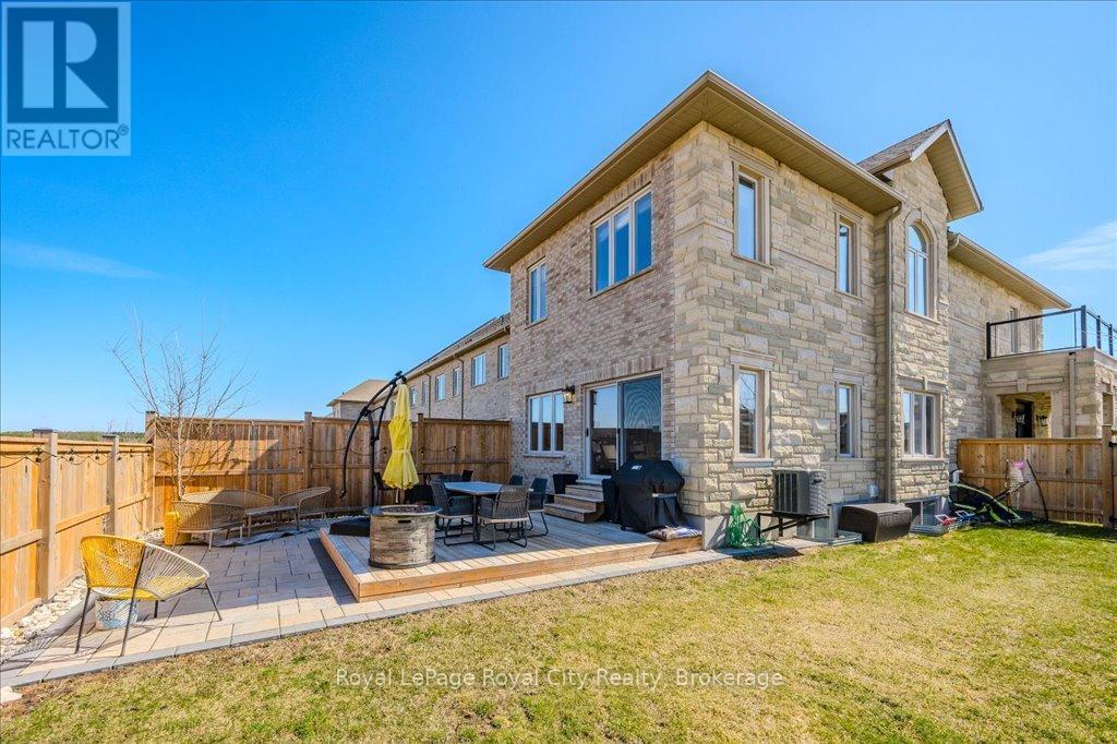 












10 MUSSEN STREET

,
Guelph (Victoria North),




Ontario
N1E0K3

