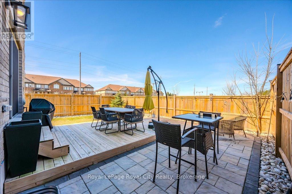 












10 MUSSEN STREET

,
Guelph (Victoria North),




Ontario
N1E0K3

