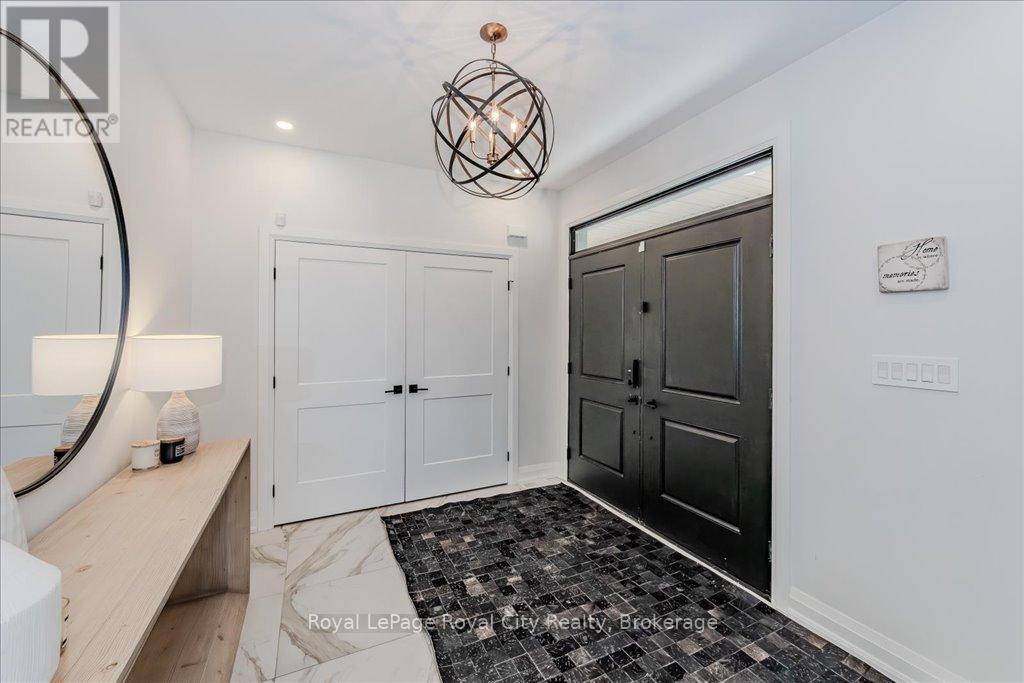 












10 MUSSEN STREET

,
Guelph (Victoria North),




Ontario
N1E0K3

