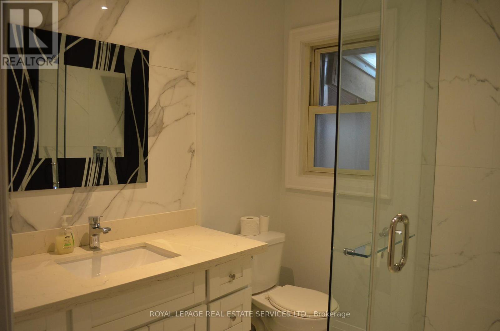 












UPPER - 1513 PHARMACY AVENUE

,
Toronto,




Ontario
M1R2J7

