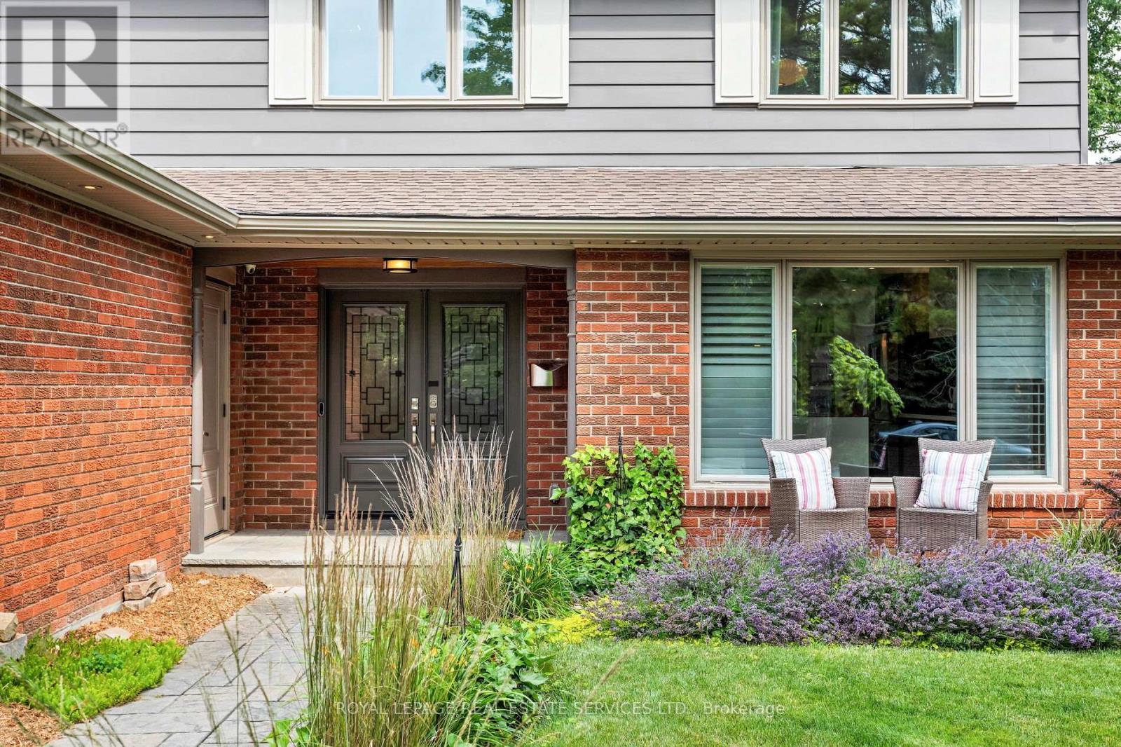 












1045 FAIR BIRCH DRIVE

,
Mississauga,




Ontario
L5H1M4

