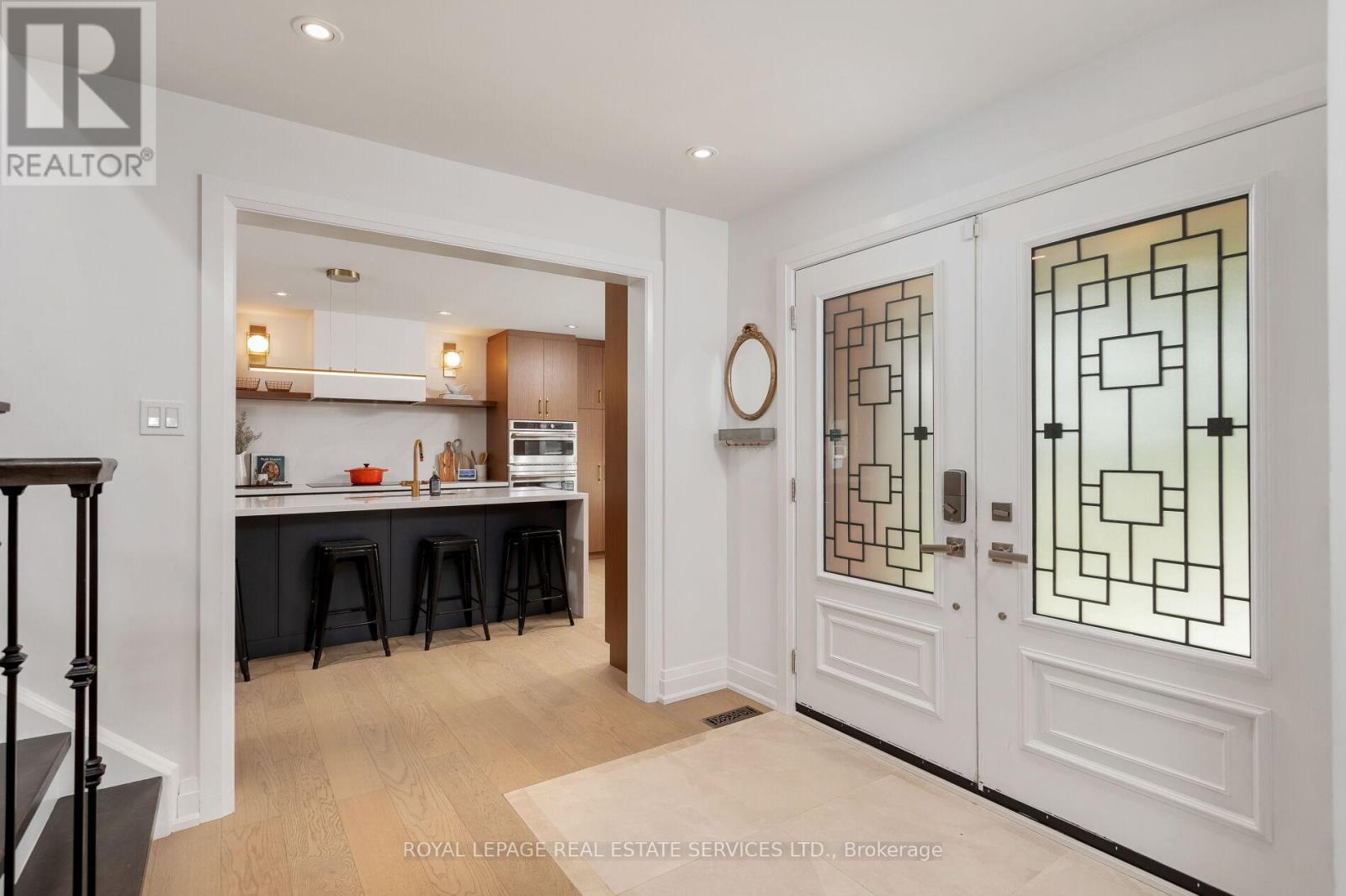 












1045 FAIR BIRCH DRIVE

,
Mississauga,




Ontario
L5H1M4

