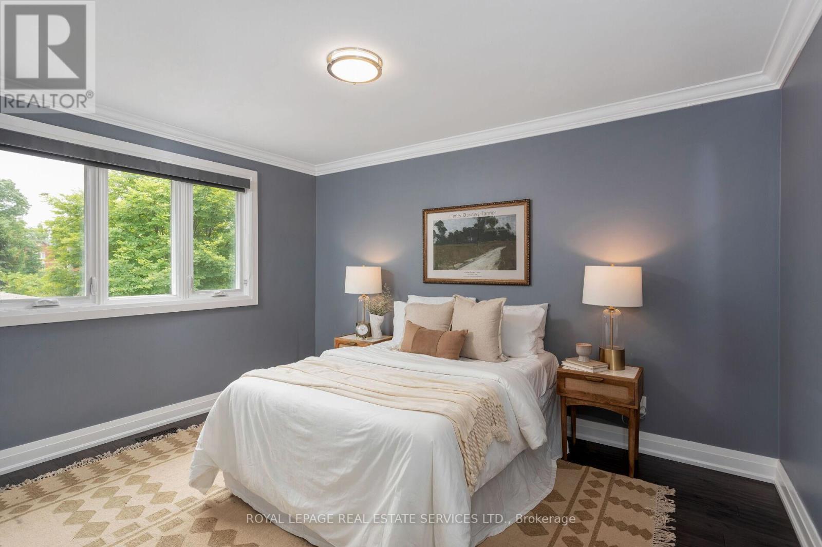 












1045 FAIR BIRCH DRIVE

,
Mississauga,




Ontario
L5H1M4

