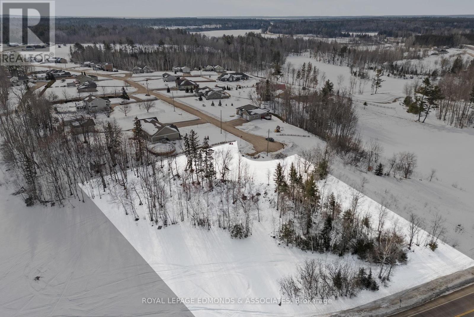 












6 LOWE COURT

,
Whitewater Region,







Ontario
K0J1C0

