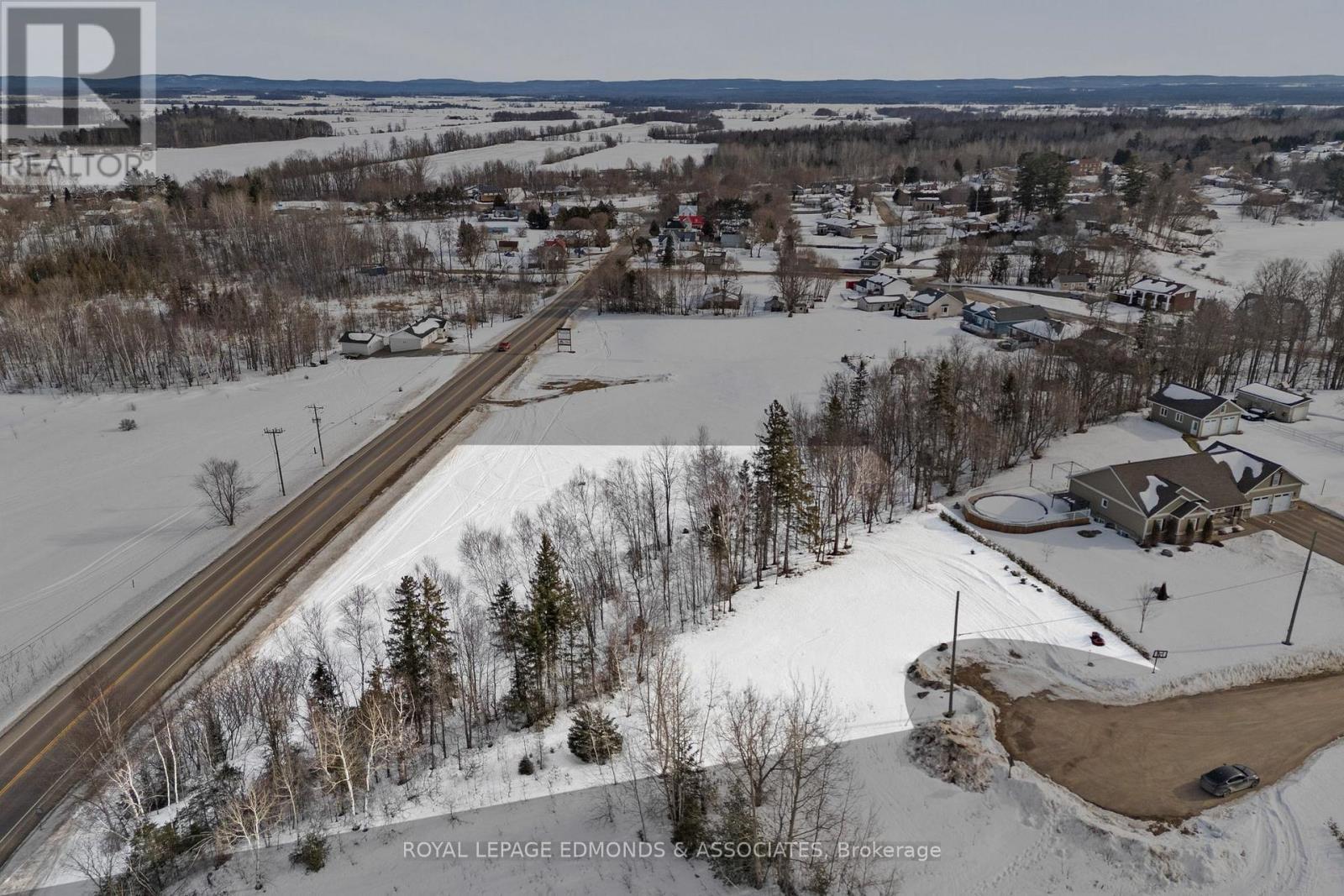 












6 LOWE COURT

,
Whitewater Region,







Ontario
K0J1C0

