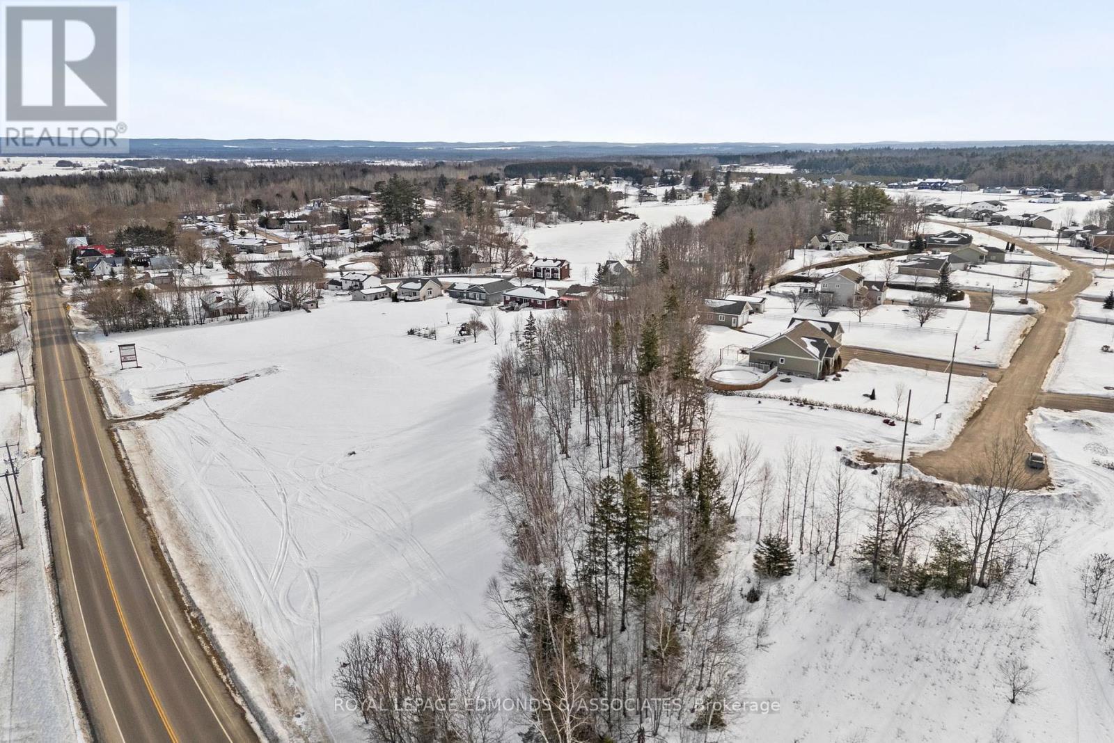 












6 LOWE COURT

,
Whitewater Region,







Ontario
K0J1C0

