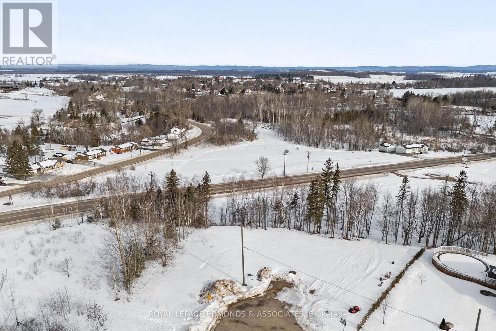 












6 LOWE COURT

,
Whitewater Region,







Ontario
K0J1C0


