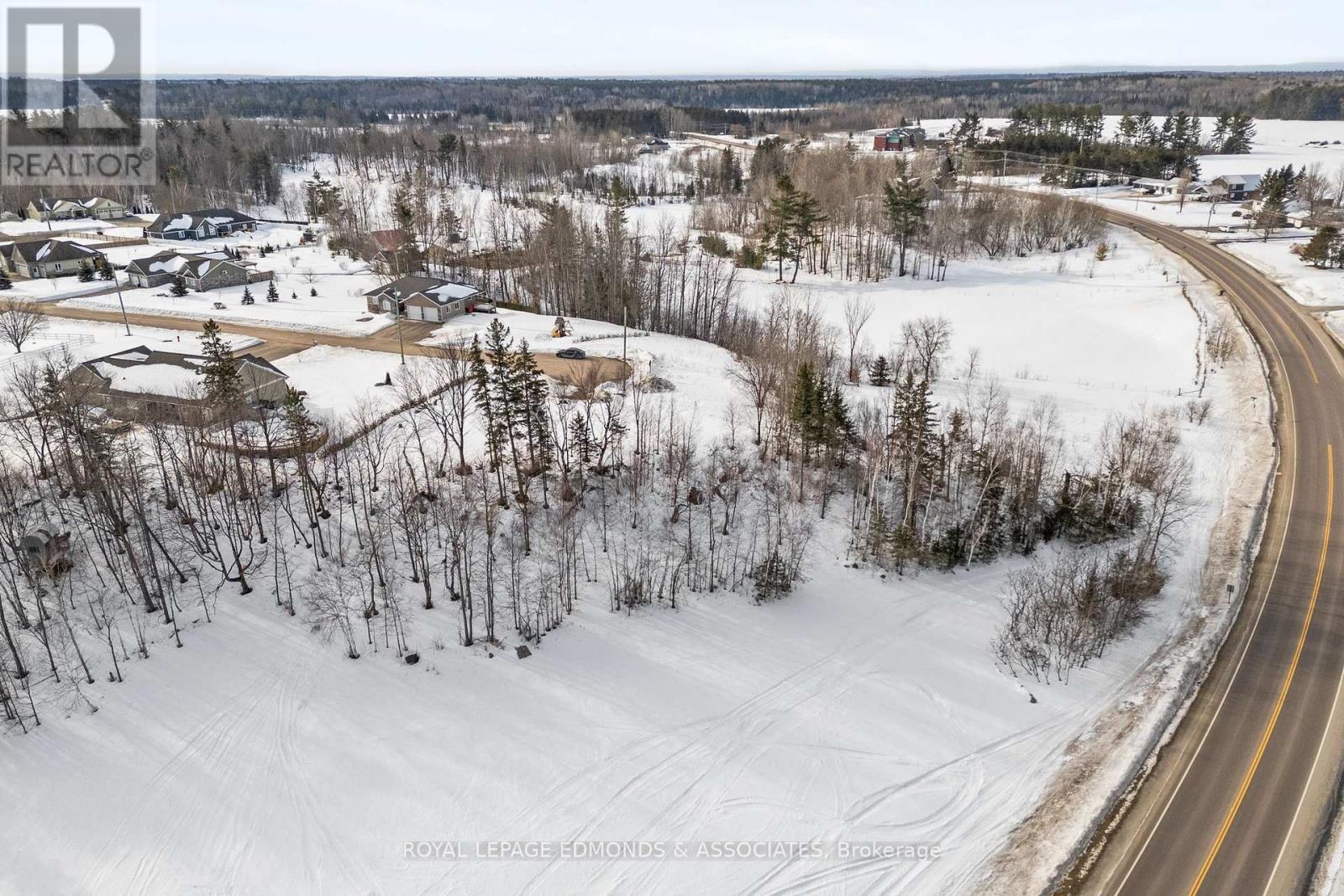 












6 LOWE COURT

,
Whitewater Region,







Ontario
K0J1C0

