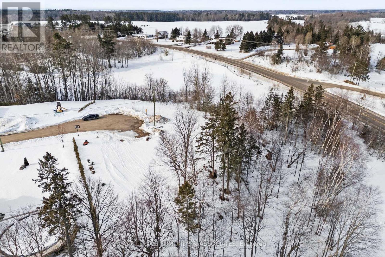 












6 LOWE COURT

,
Whitewater Region,







Ontario
K0J1C0

