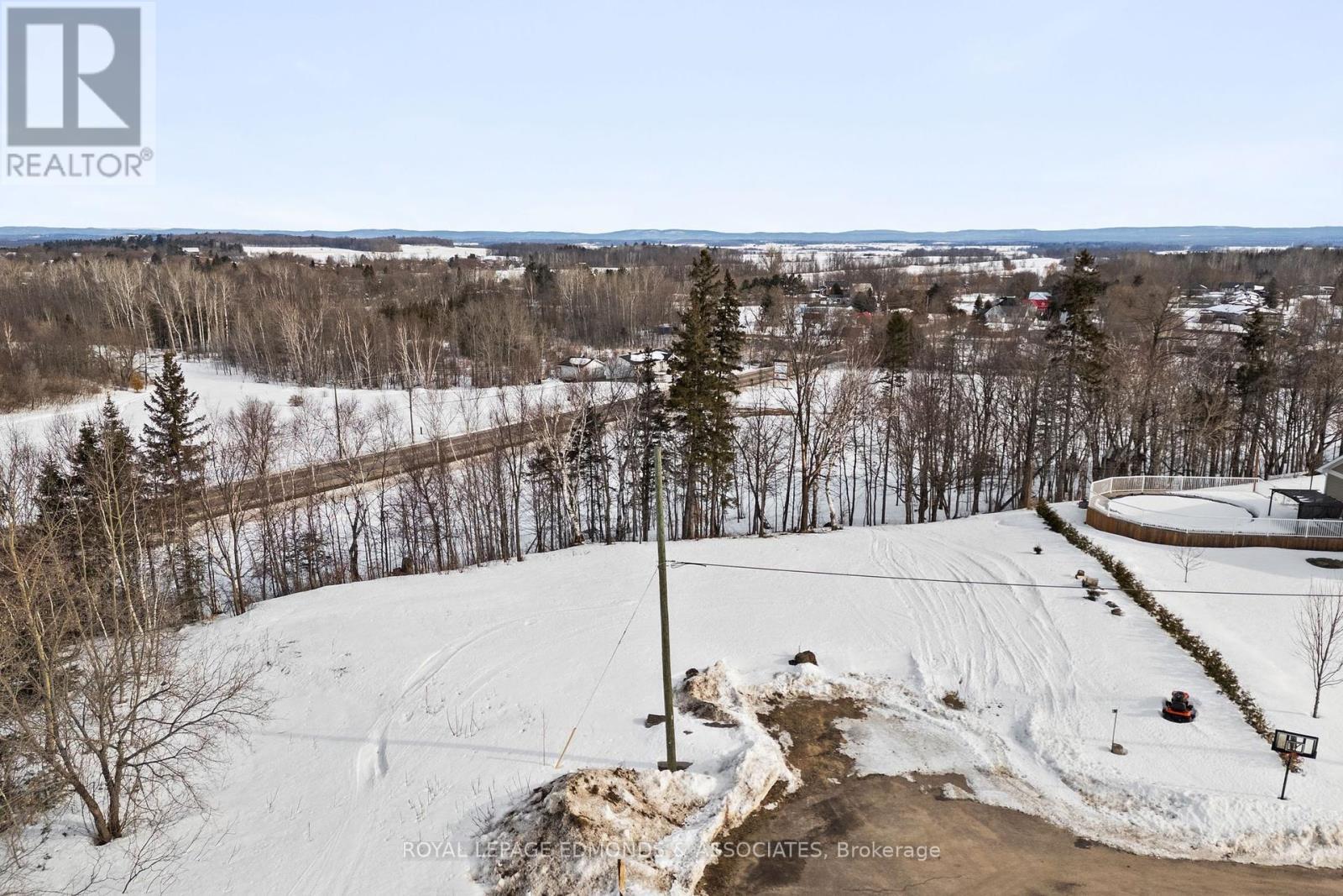 












6 LOWE COURT

,
Whitewater Region,







Ontario
K0J1C0

