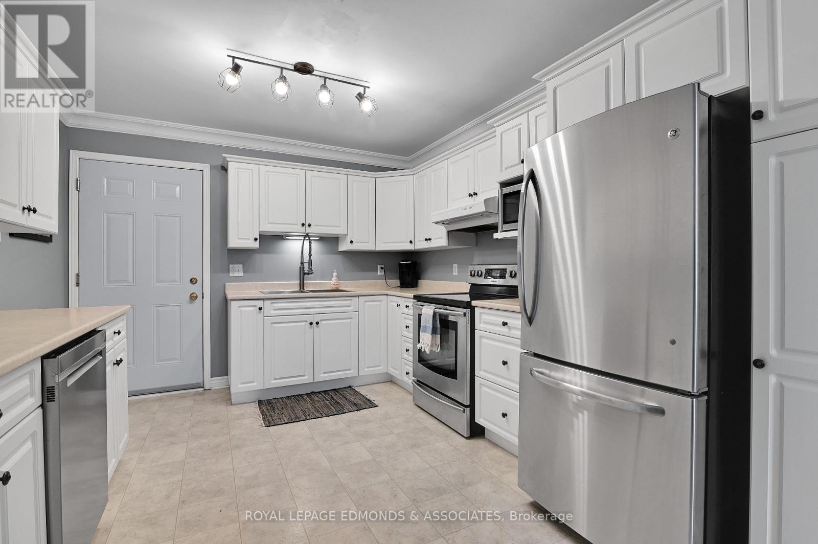 












91 HARAMIS DRIVE

,
Renfrew,




Ontario
K7V4M4

