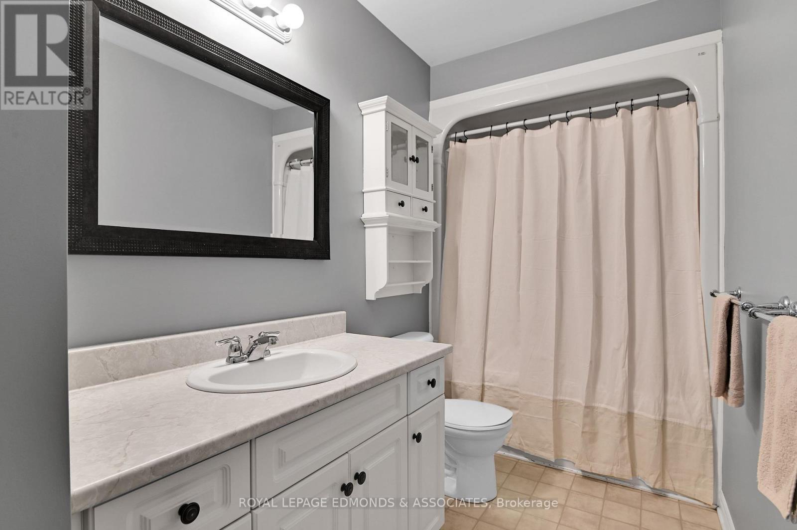 












91 HARAMIS DRIVE

,
Renfrew,




Ontario
K7V4M4


