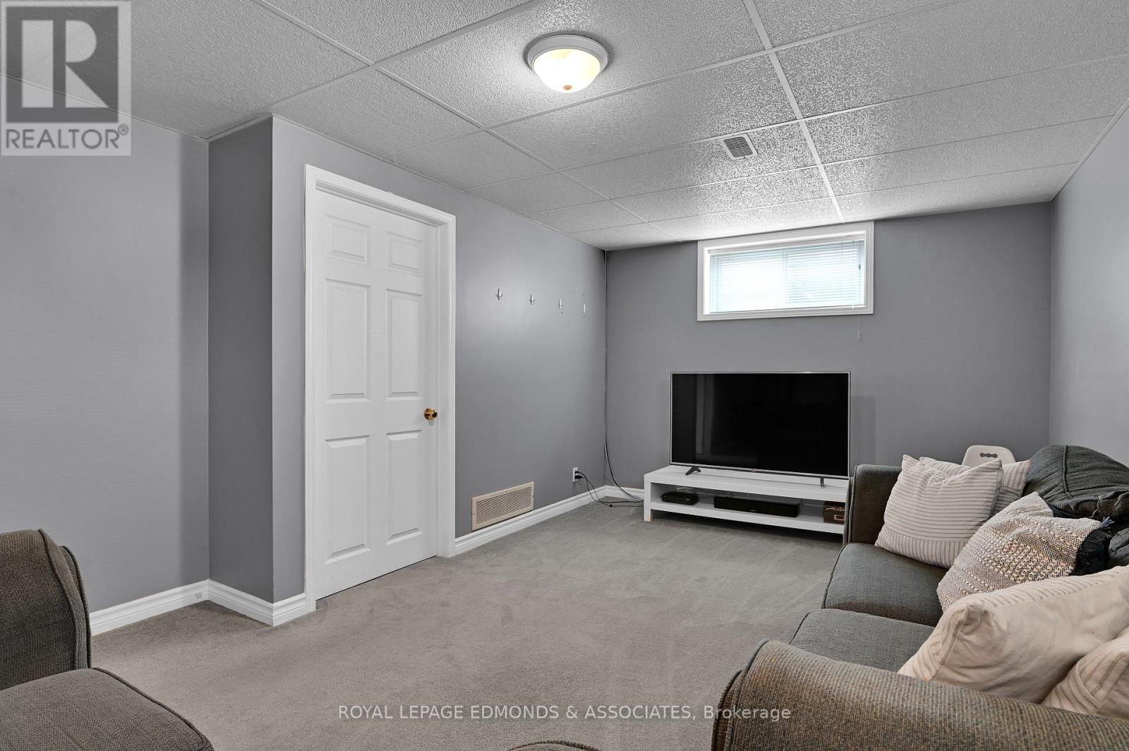 












91 HARAMIS DRIVE

,
Renfrew,




Ontario
K7V4M4

