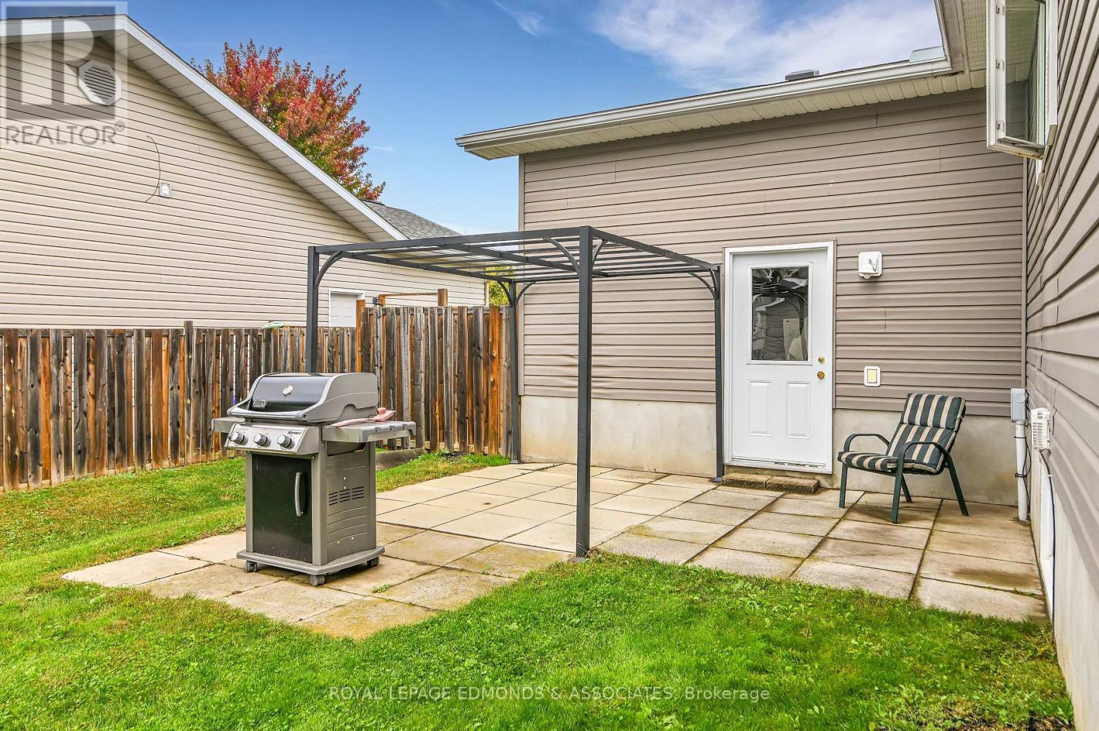 












91 HARAMIS DRIVE

,
Renfrew,




Ontario
K7V4M4

