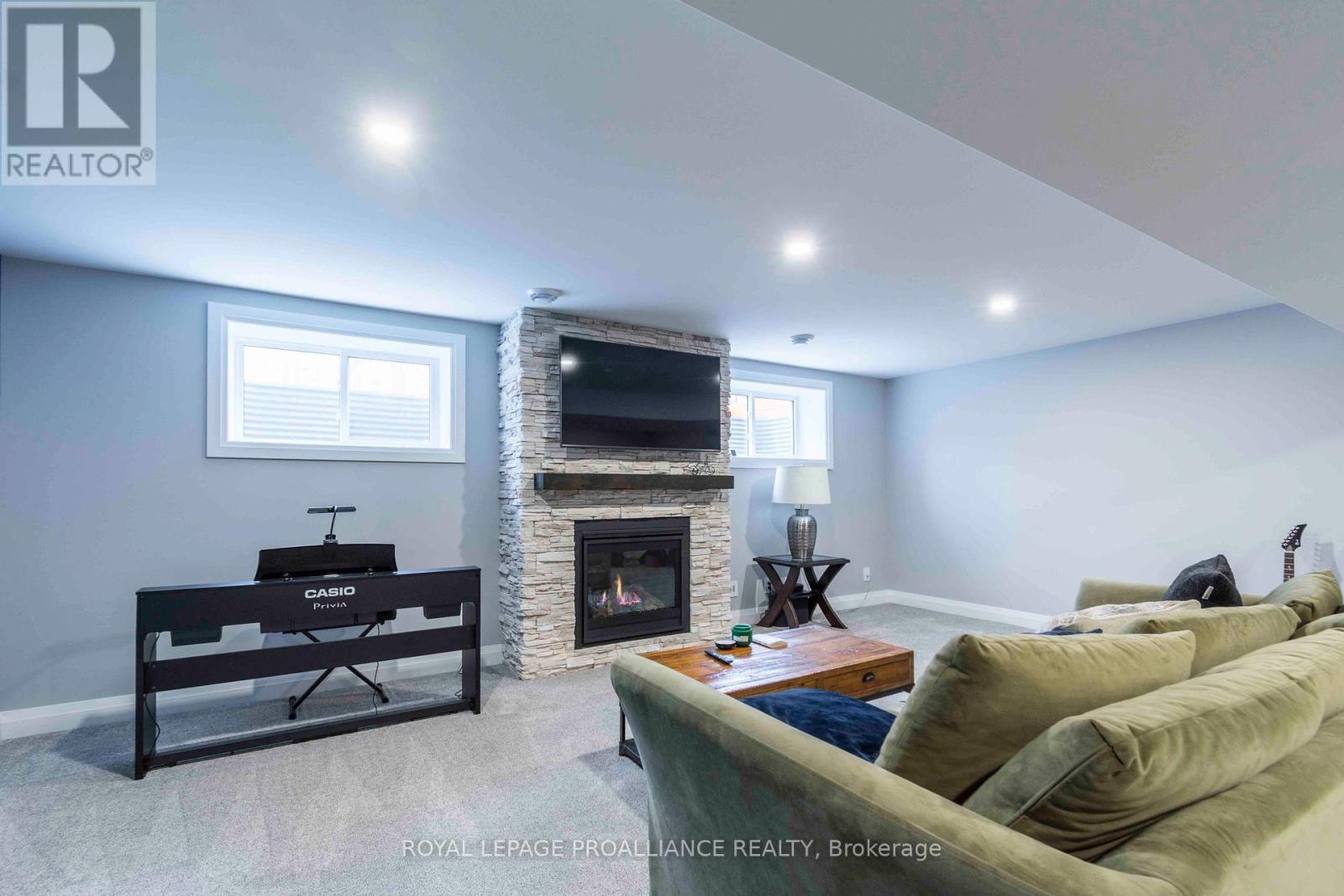 












51 SABRINA AVENUE

,
Quinte West (Murray Ward),




Ontario
K8V0J9

