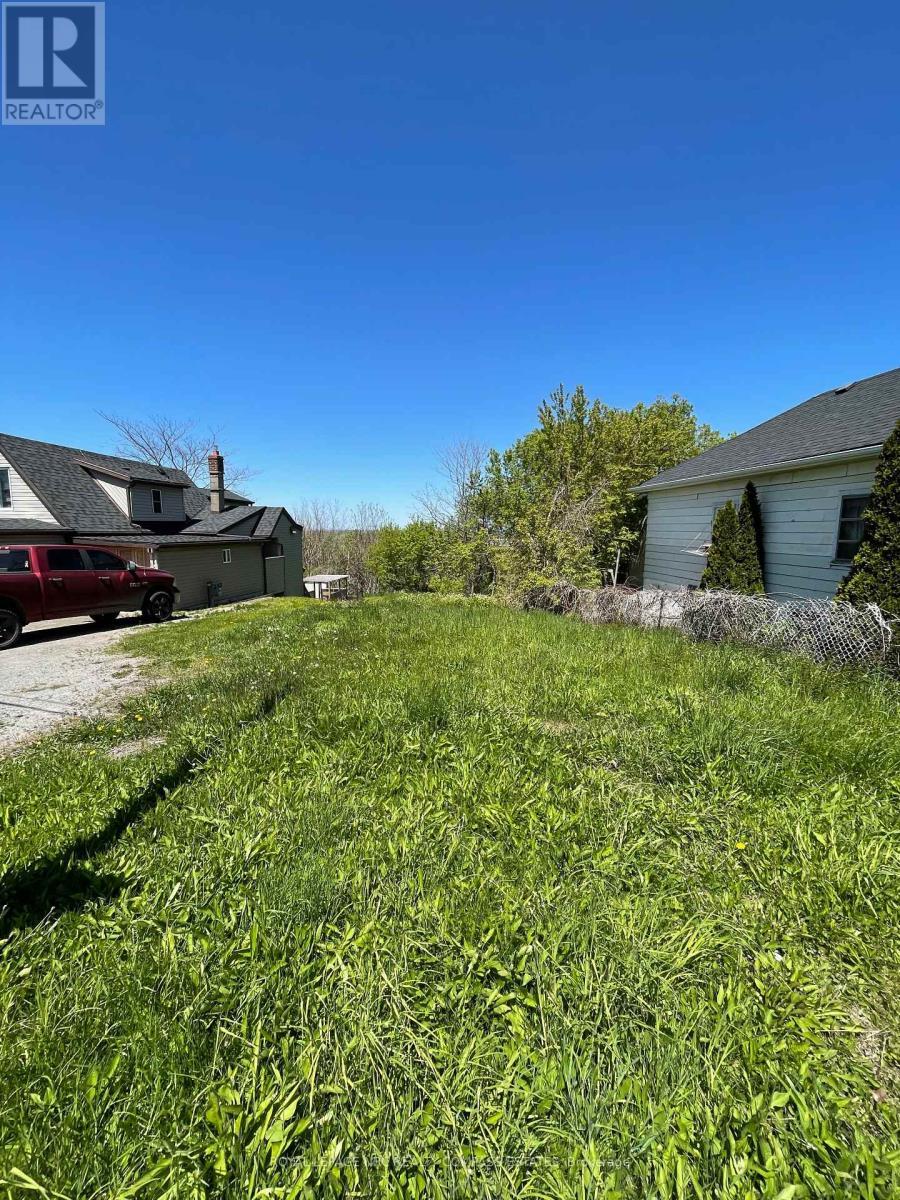 












1 BALL AVENUE

,
St. Catharines (Burleigh Hill),







Ontario
L2T1B4

