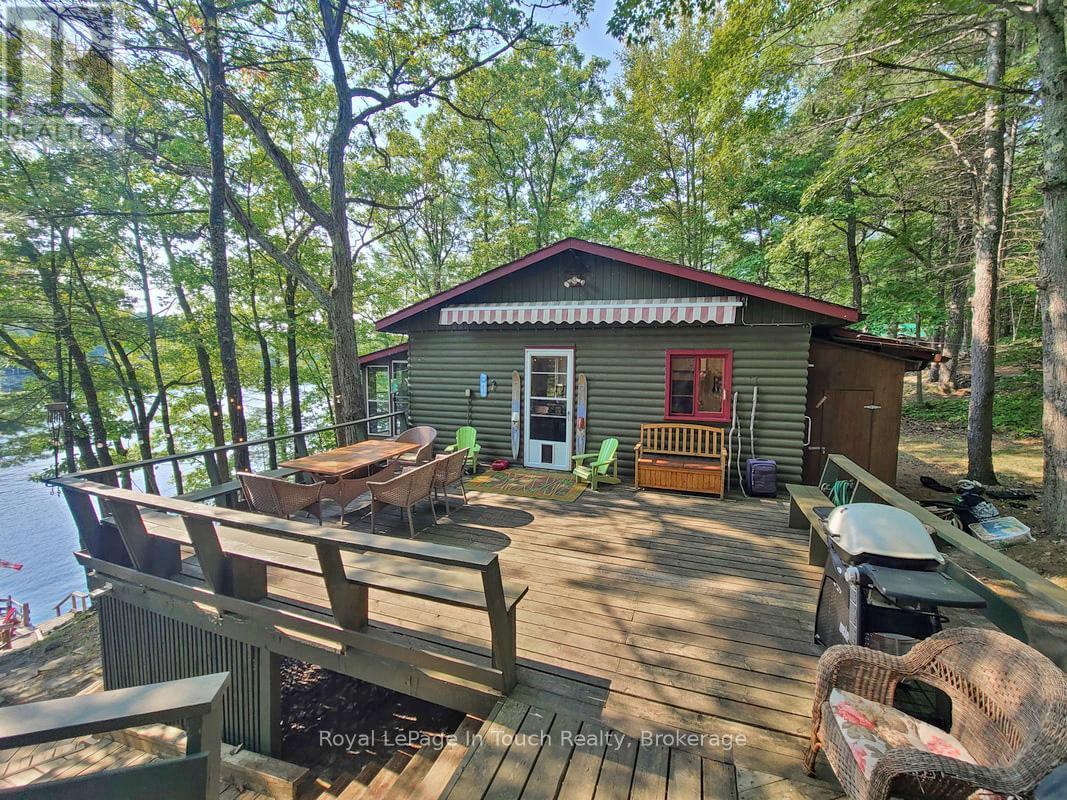 












21 SEVERN RIVER SR406 S

,
Muskoka Lakes (Wood (Muskoka Lakes)),




Ontario
L0K1E0


