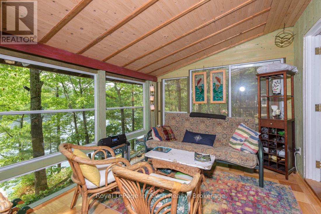 












21 SEVERN RIVER SR406 S

,
Muskoka Lakes (Wood (Muskoka Lakes)),




Ontario
L0K1E0

